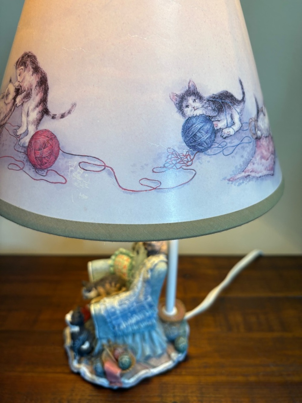 Vintage 80’s Kitten Table Lamp/ Desk Lamp Kitten Lamp Shade - Picture 6 of 13